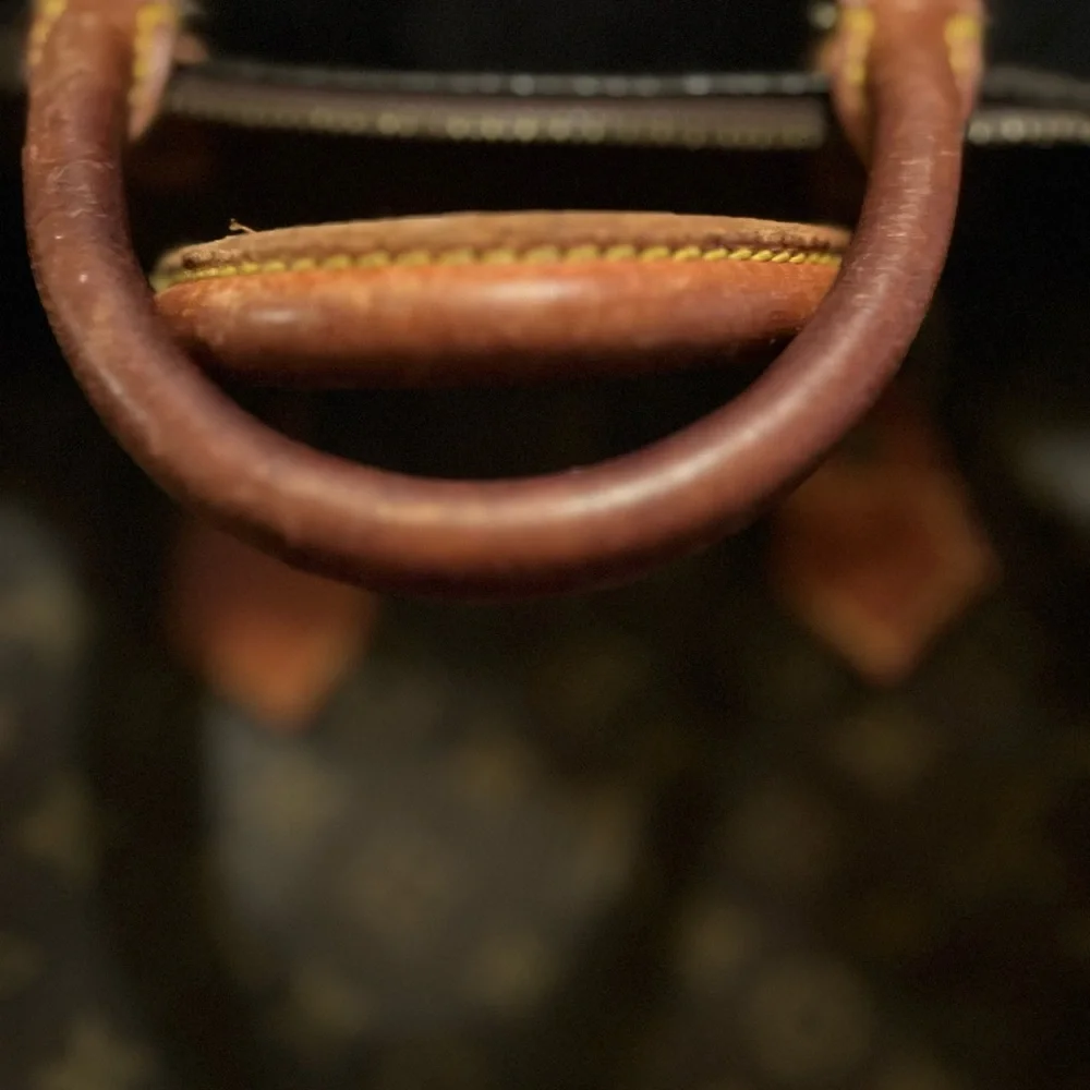 Authentic Louis Vuitton Speedy 40( retired ) my favorite❤️